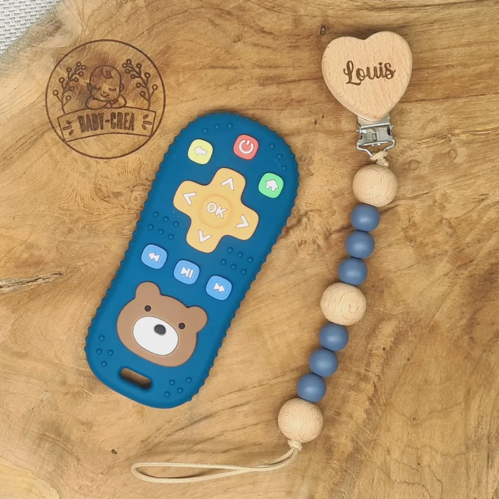 Coffret Bébé Personnalisé – Attache Tétine & Jouet Dentition Télécommande – Image 4