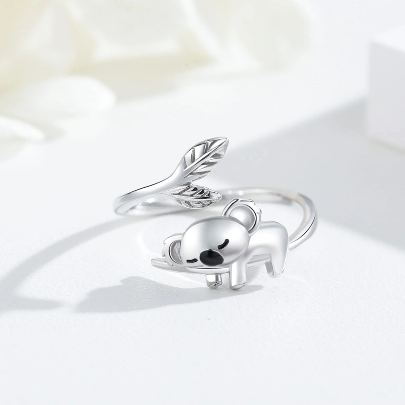 Bague Baby Koala™ : Élégance Enroulée autour de Votre Doigt – Image 3